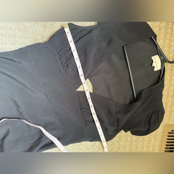 Aritzia Sunday Best little black dress size 4 Open Back V Neck - Picture 9 of 10